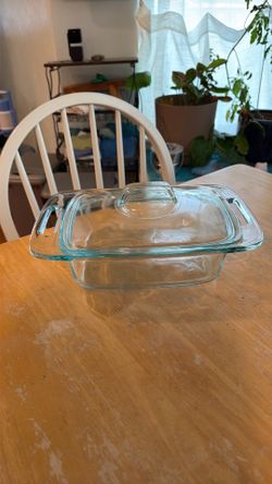 Pyrex Easy Grab 2-quart baking dish