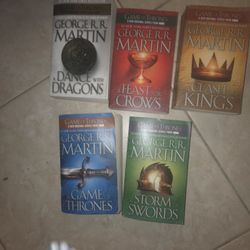 Game Of Thrones 1 -5 Books Great Condition 