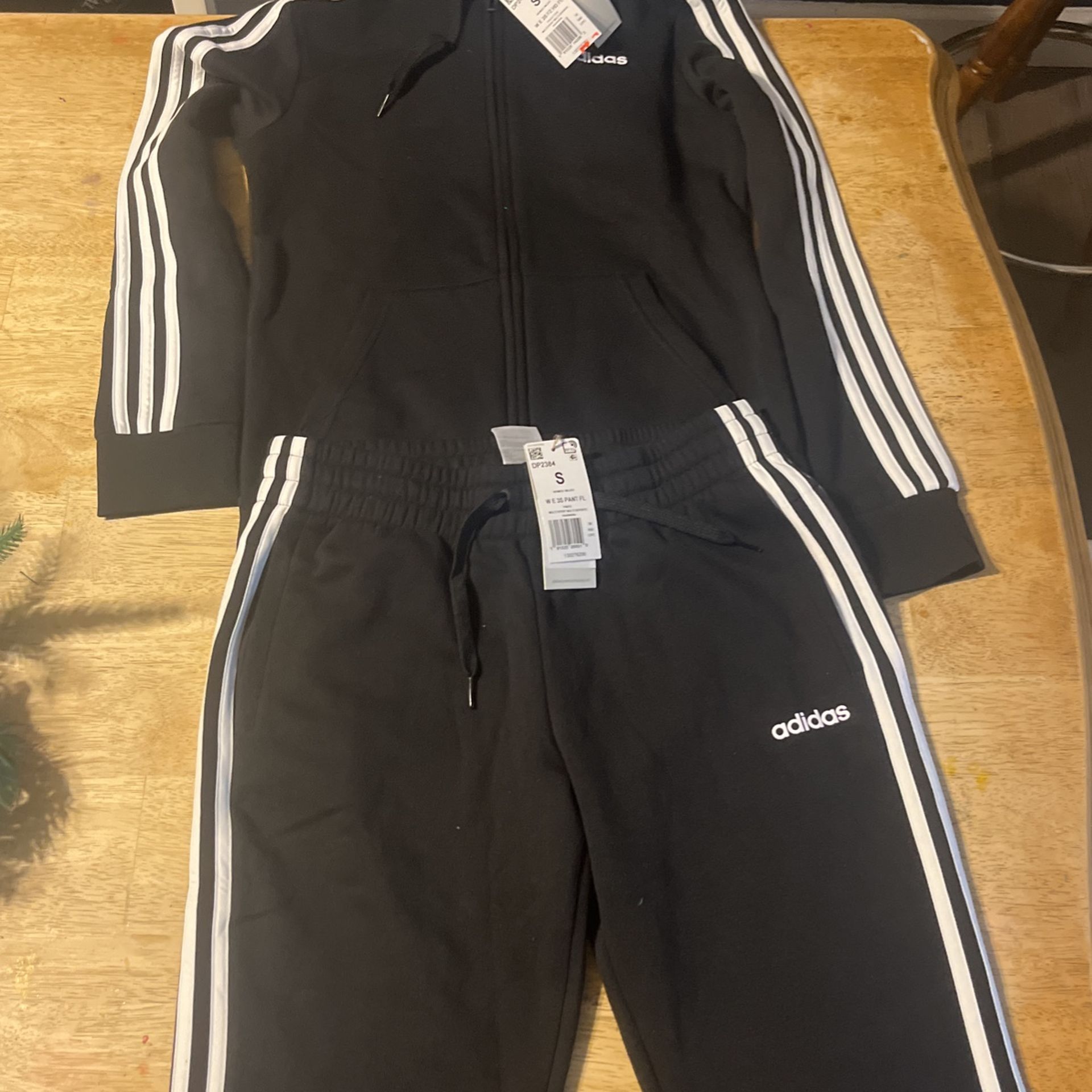 Women’s Adidas Outfit
