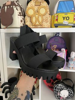 Black Wedges 
