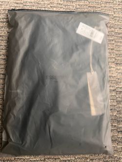 Essential Black Shorts (Size L)