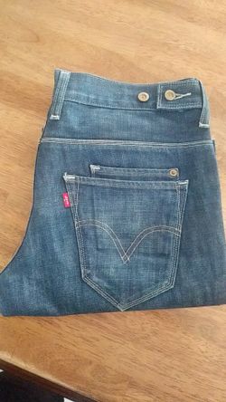Men's Levis 511's 32x32 looks new