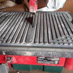 HUSKY WET  TILE SAW