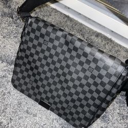 Louis Vuitton Graphite District PMMessenger Bag