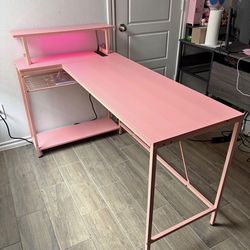 PINK CONVERTIBLE (4-WAYS) DESK