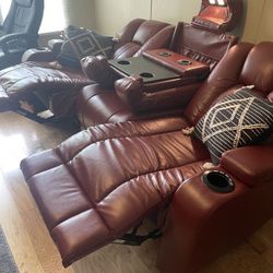 Kingvale Court Dual Power Reclining Sofa