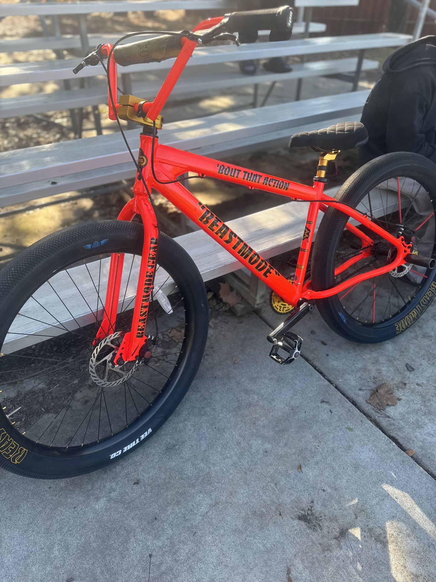 Red Se bike beastmode