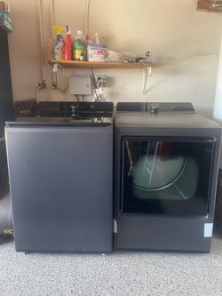 Like New LG Washer and Gas Dryer, Matte Black, Have Receipt, Very Gently Used