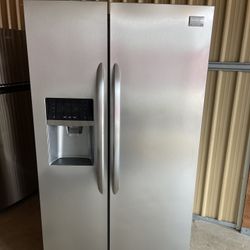 FRIGIDIARE REFRIGERATOR  STAINLESS STEEL $350 OBO *** EVERYTHING WORKS GREAT, 90 DAY WARRANTY, DELIVERY AVAILABLE 