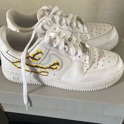 Women”s Nike Size 7.5