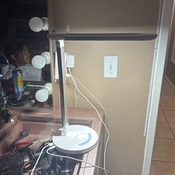 Lámpara para hacer uñas o pestañas