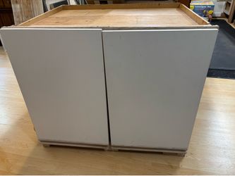 Kitchen cabinet