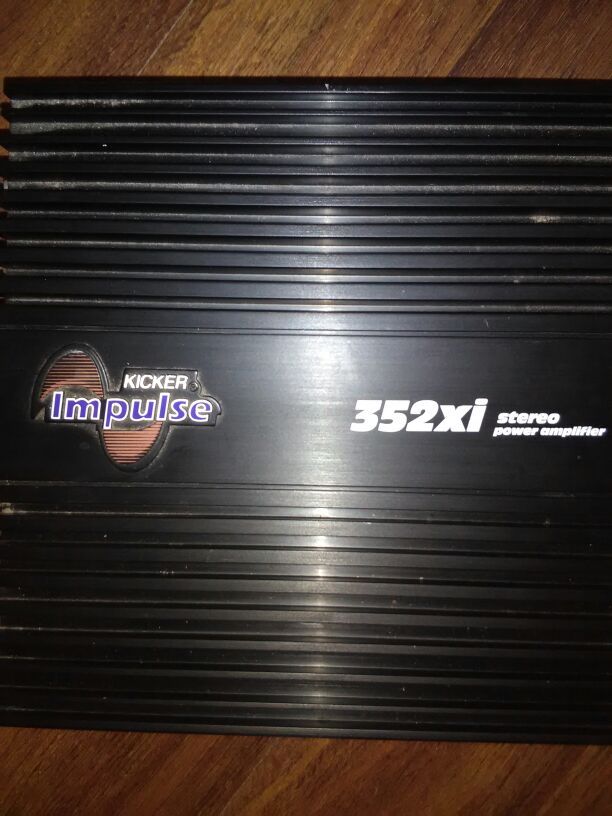 Stereo amplifier Kicker Impulse 352xi