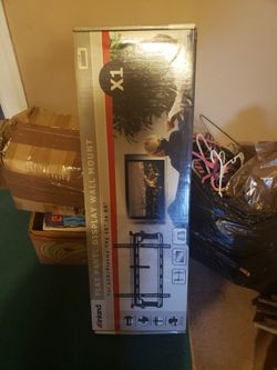 Flat screen Television Mount fits 40” to 60”