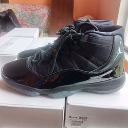 Jordans sz 11 custom for Sale in Hialeah, FL - OfferUp