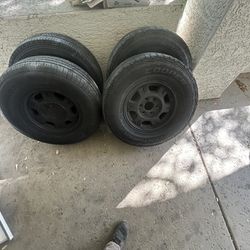 R16 Tires An Samsung Speakers 