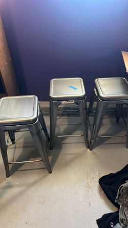 3 Swivel Counter Stools