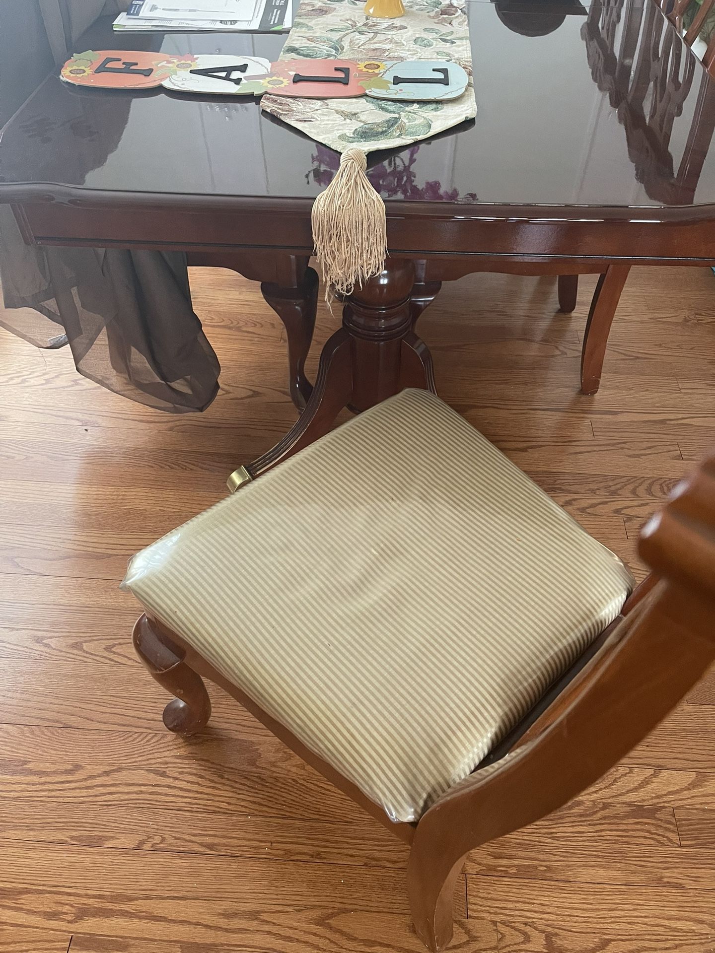 Dinning Table