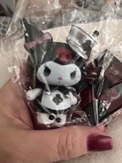 Kuromi collectible figure toy statue Sanrio desktop poker goth Black Clubs