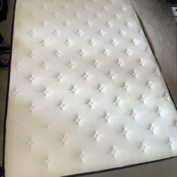 Full Size Bed With Memory Foam