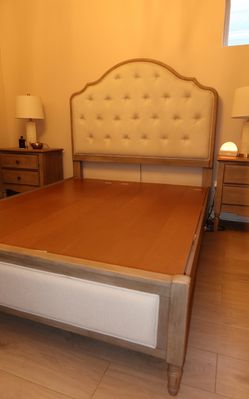 Deliah Queen Brown Fabric Platform Bed with Tufted Headboard & USB Ports