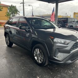2019 Toyota RAV4 LE
