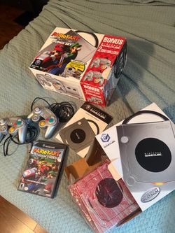 Nintendo GameCube limited edition platinum