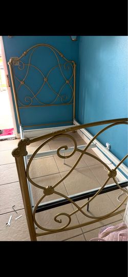 Twin bed