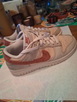 SIZE 5.5 PICK UP IN SUN VALLEY $20