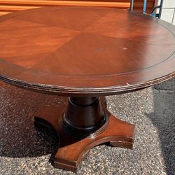 Antique solid wood round dining table brown,50 inches diameter 30” height(address in description)