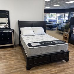 Chylanta Black Queen Sleigh Storage Bed