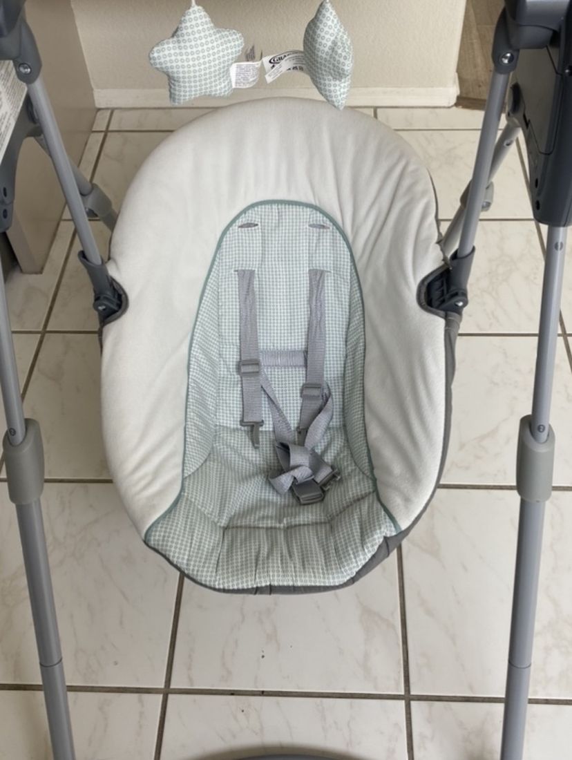 Graco Slim Spaces Swing