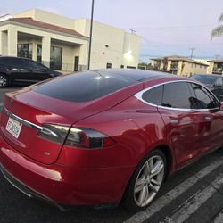 Tesla Model S 85 