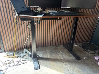 Adjustable Standing table