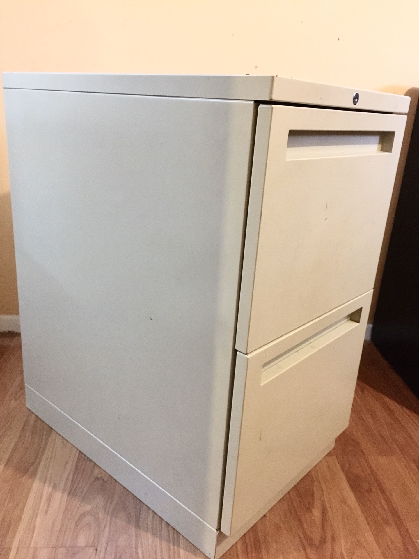 ‼️Two drawer metal filing cabinet‼️ Want to get rid of ASAP