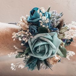 Corsages, Boutonnieres, And Hand Held Bouquets For Prom!!!