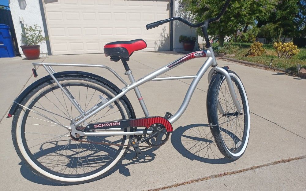 Schwinn Windwood Beach Cruiser Bike
