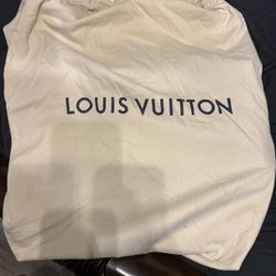 Black Lv Messenger Bag 