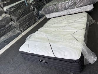 Beautyrest Black Mattress Still in Plastic