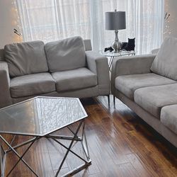 Living Room 3 Tables 2 Lamps 