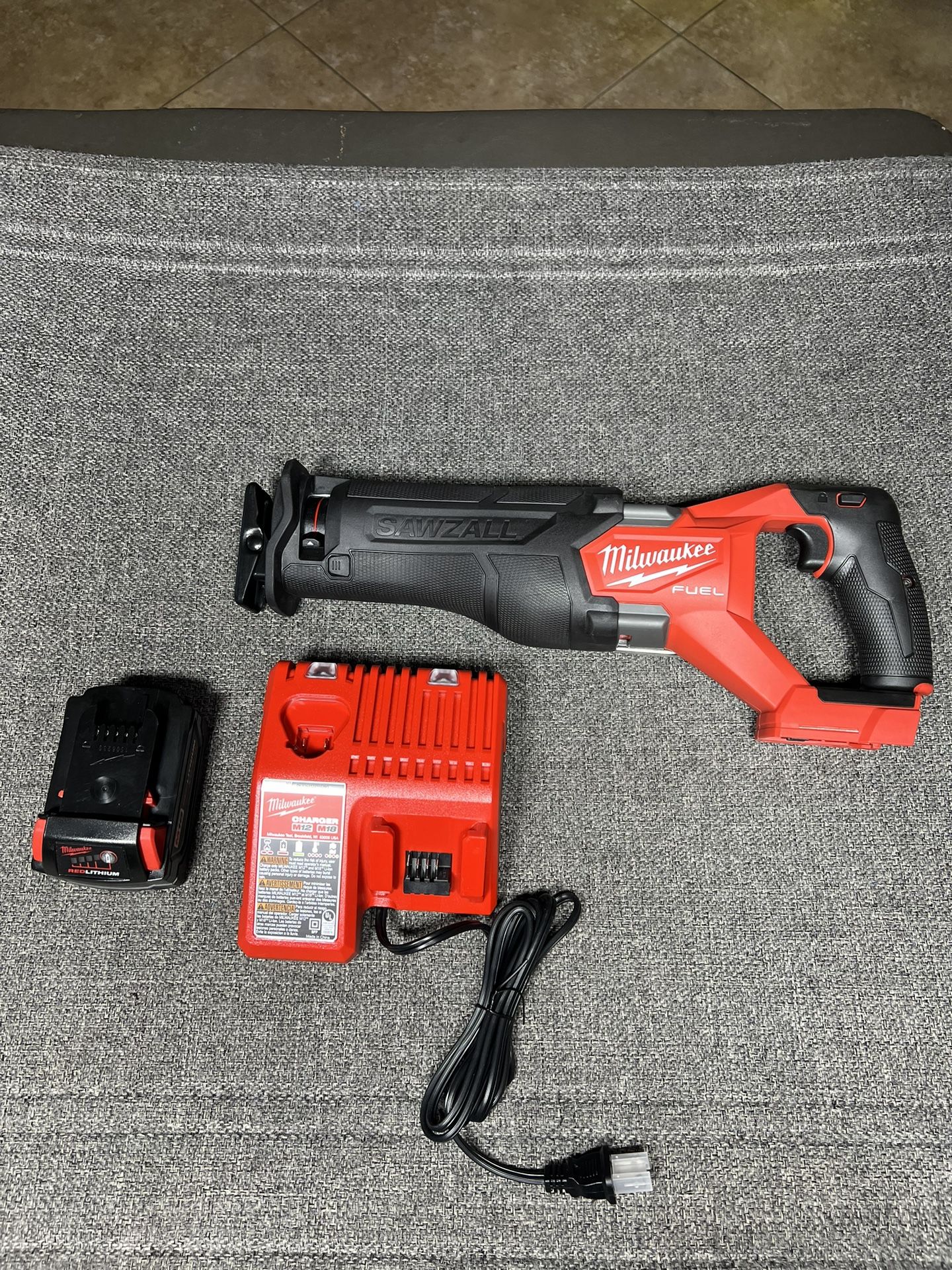 Milwaukee M18 Gen 2 SawZall Reciprocating Saw With 5.0 Ah Battery And Charger 