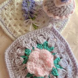 Handmade Crochet Floral pot holder and cupcake 🧁