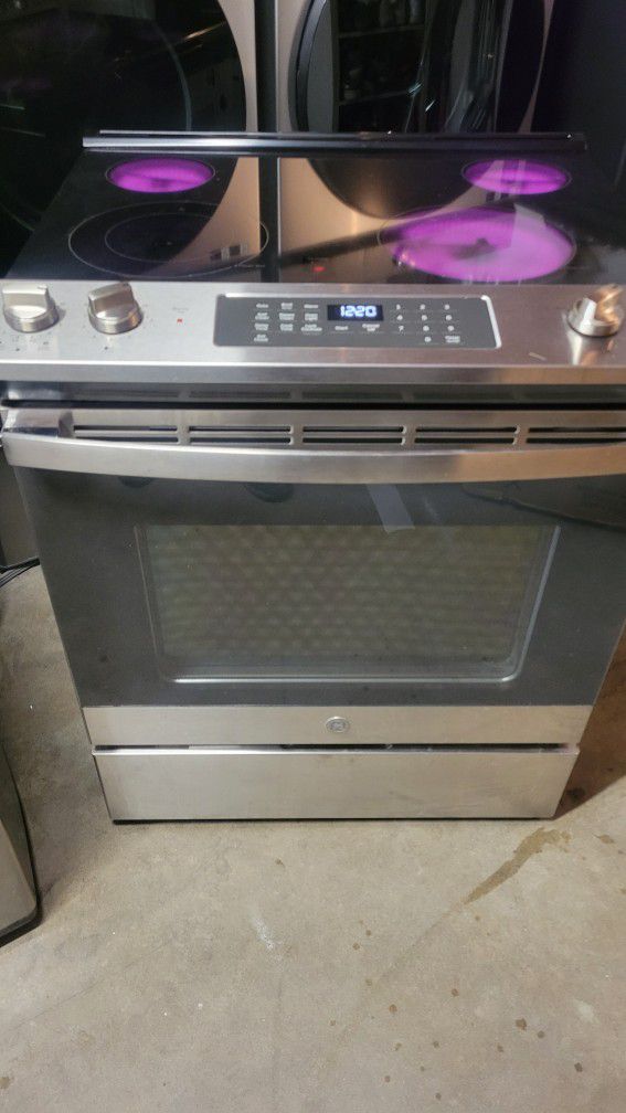 GE ELECTRIC STOVE WORKS GREAT LIKE NEW CAN DELIVER 