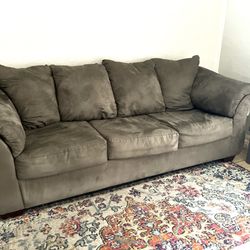 Ashley Furniture Darcy Sofa Couch