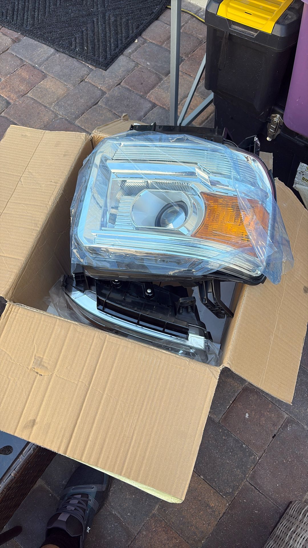 Headlights GMC 2014-2015,
