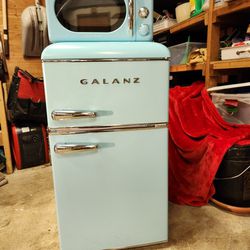 Galantz Vintage Microwave & Refrigerator/Freezer