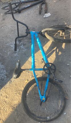 Blue Camo 20 inch bmx