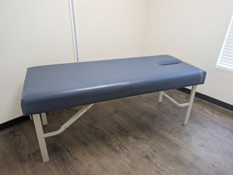 Winco Medical / PT Treatment Exam Table – $125