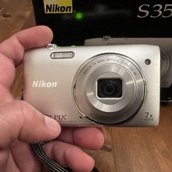 Nikon Coolpix S3500 Digicam