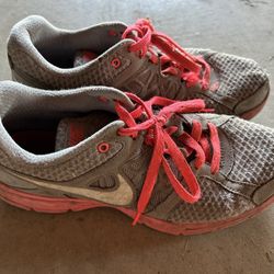 Women’s Nike Tennis Shoes size 9.5